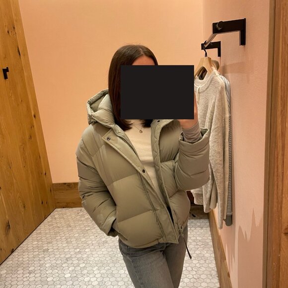 Aritzia TNA Super Puff Short – Size XS – Excellent Condition - Picture 1 of 8